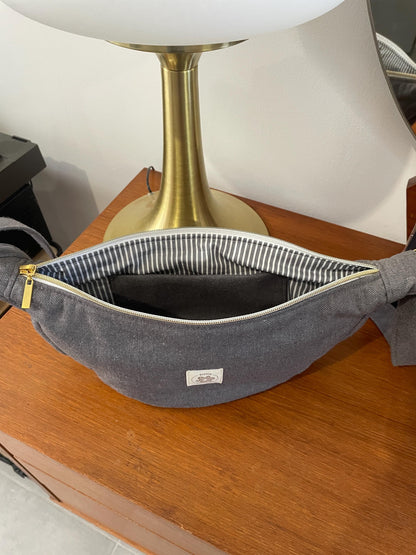 Sac demi lune gris modèle Marcelle
