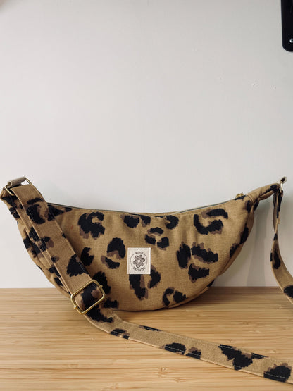 Sac demi lune motif Léopard Modèle Marcelle