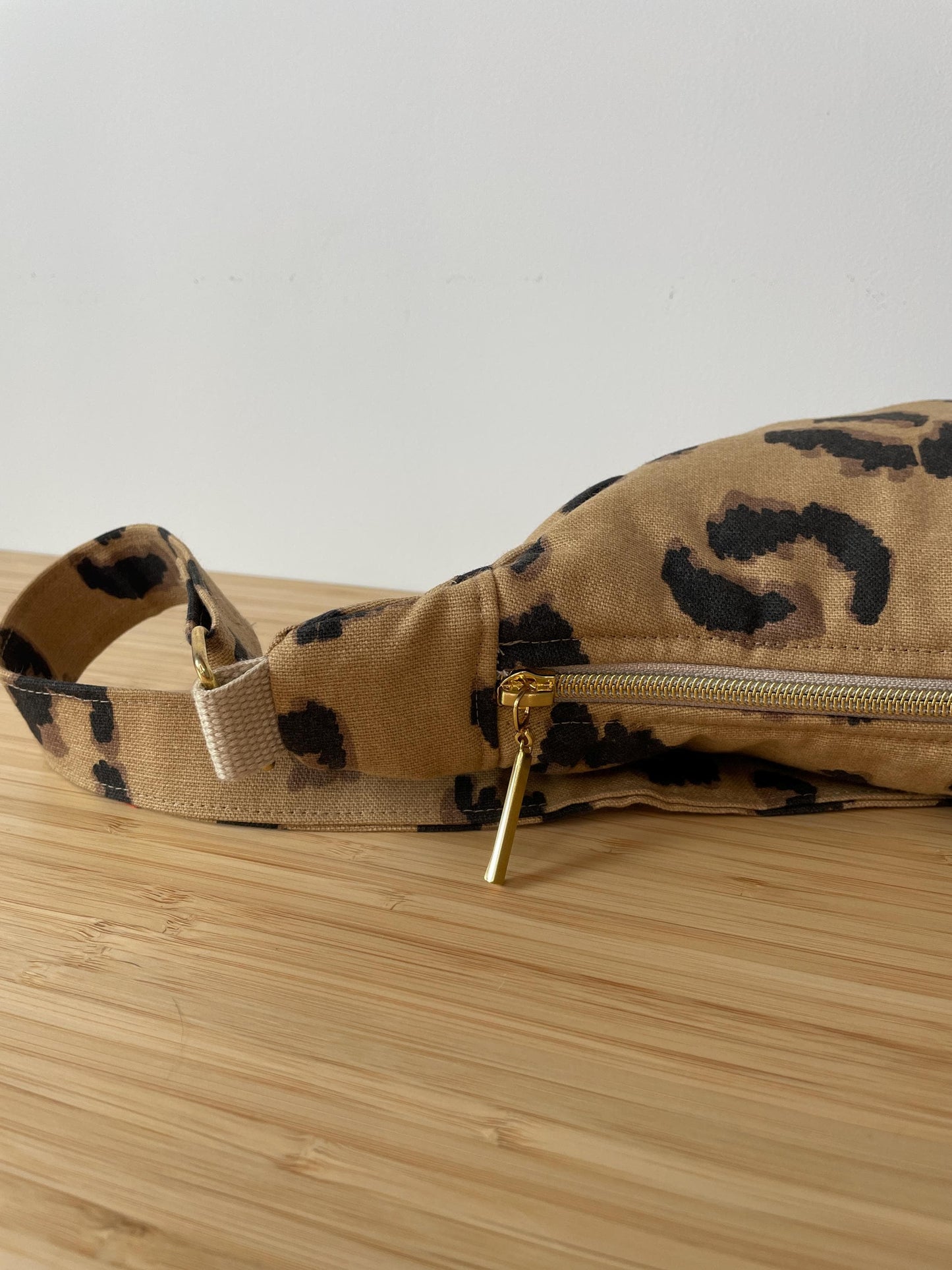 Sac demi lune motif Léopard Modèle Marcelle