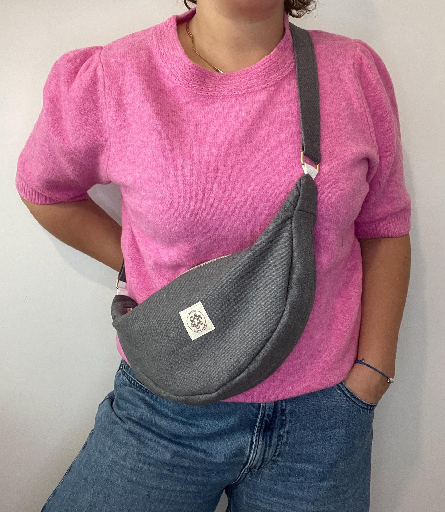 Sac demi lune gris modèle Marcelle