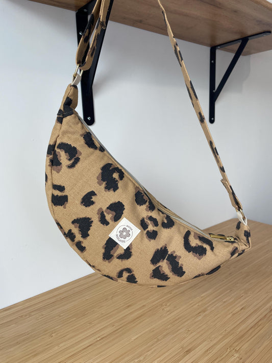 Sac demi lune motif Léopard Modèle Marcelle